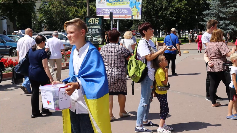 Прилуцькі волонтери збирають кошти на ЗСУ в День Української Державності!